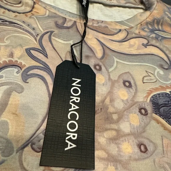 ❤️3/$30 Noracora Long Sleeve Top - Picture 9 of 10